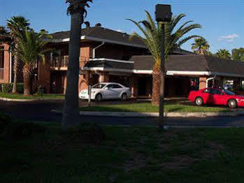 Red Roof - Cruise Port Motel Jacksonville
